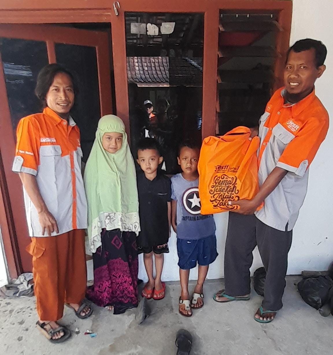 Keluarga Ummi Rara, pojok kidul